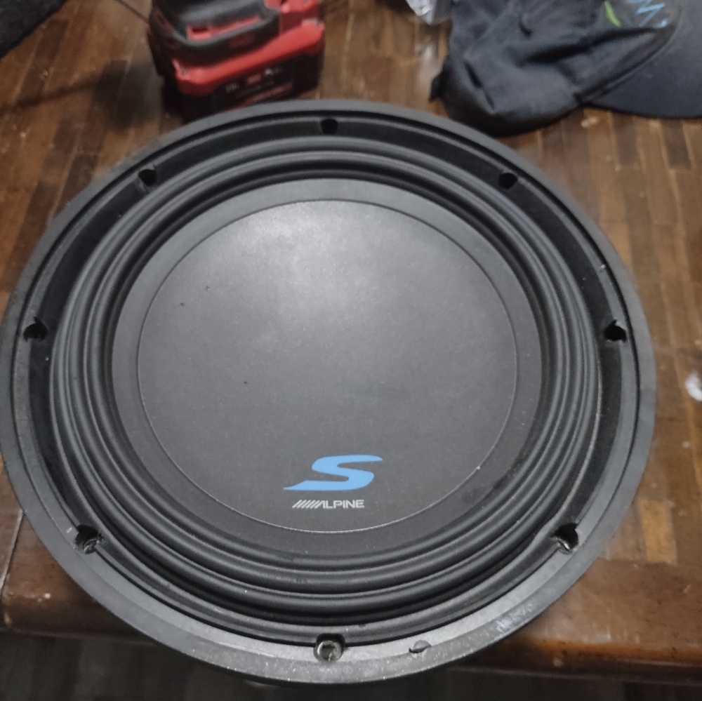 Alpine sub fosgate amp box and wires